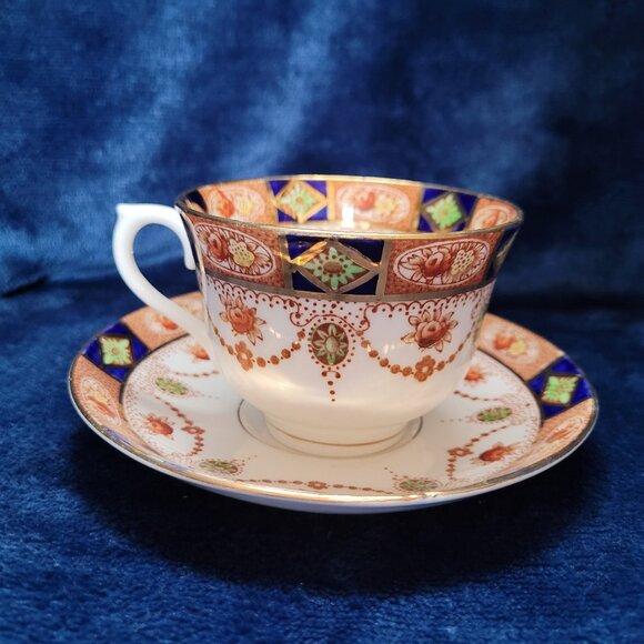 Vintage Tea Cup & Saucer Set - Picture 2 of 7